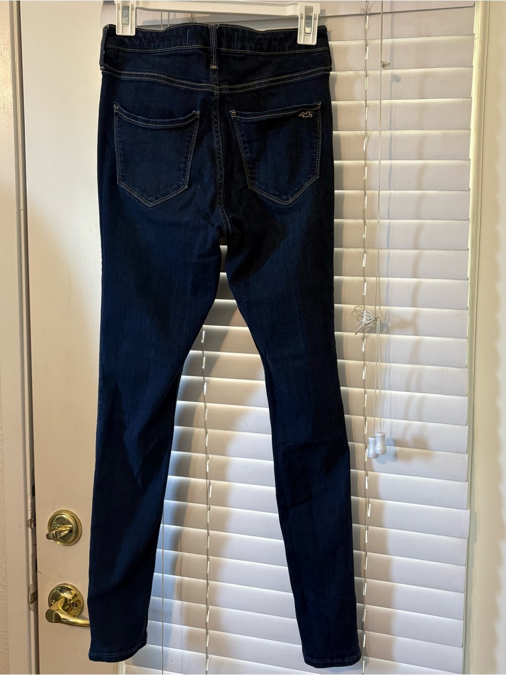 Hollister Ultra High-Rise Jean Leggings Women’s W29 L30 Dark Wash - Picture 2 of 5
